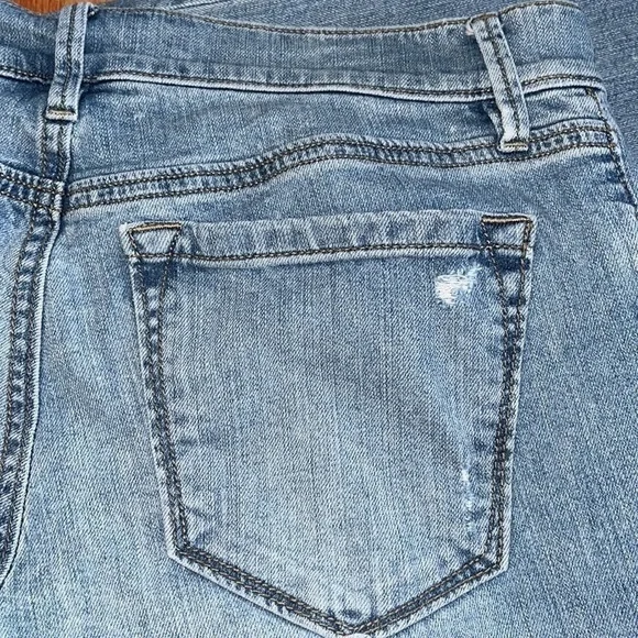 Ann Taylor Loft women’s skinny jeans with light intentional distressing - Picture 12 of 12